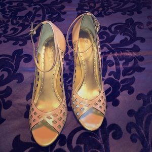 BCBG Heels 10US